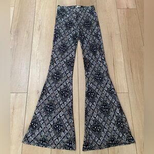 Vestique Monochrome Paisley Flare Pants | Soft Stretch Knit | Size M